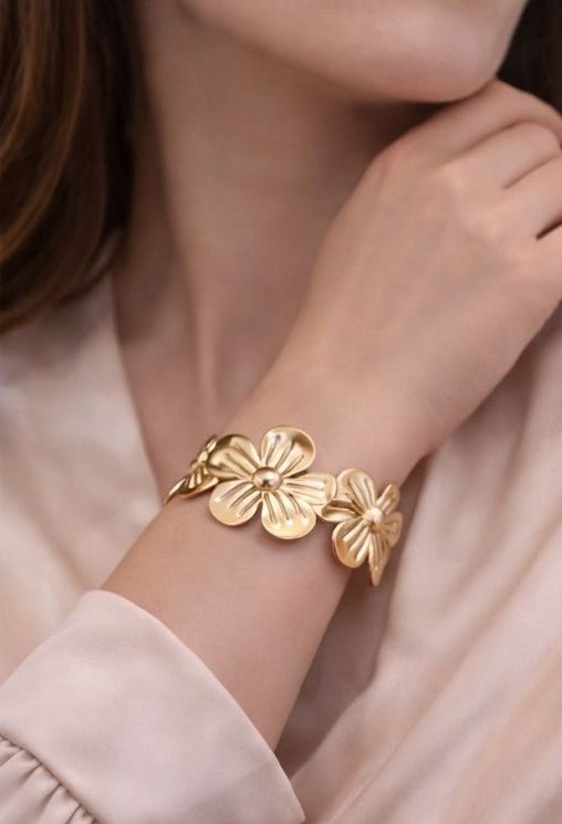 luxury-flower-statement-bangle