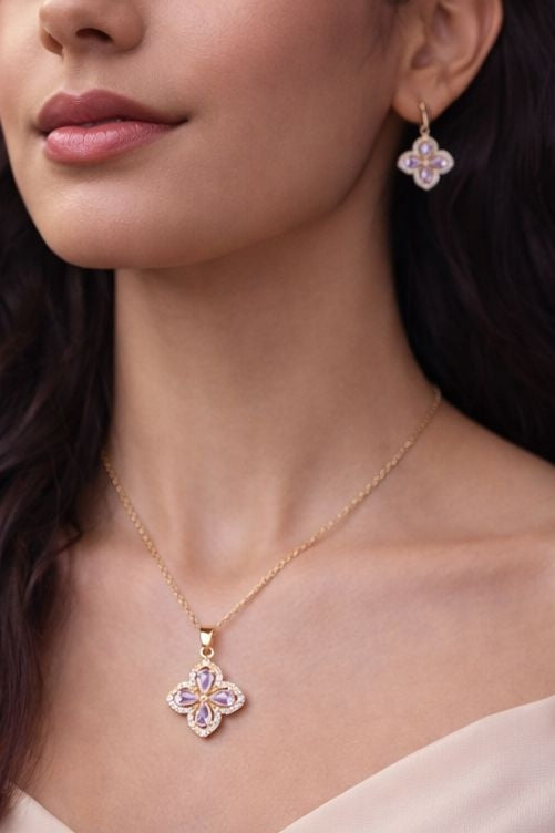 gold necklace pendant