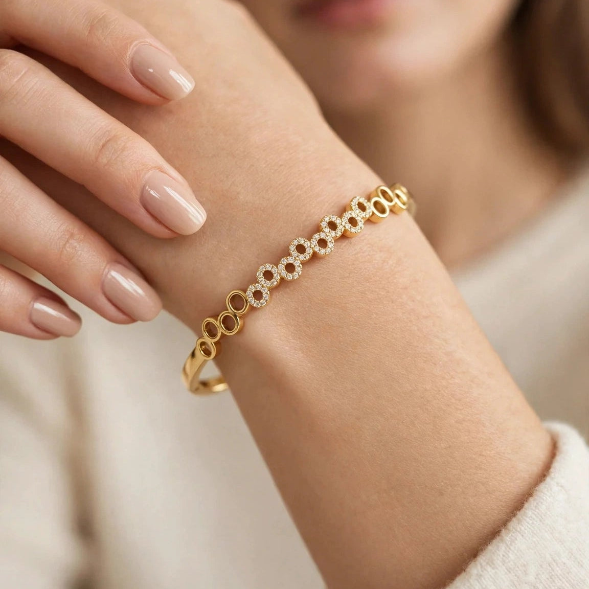 Pave Circle Link Bangle Bracelet – Gold Stainless Steel for Women